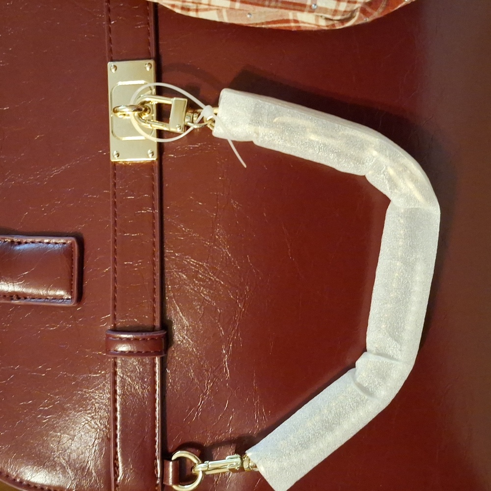 Burgundy Handbag - Picture 7 of 16